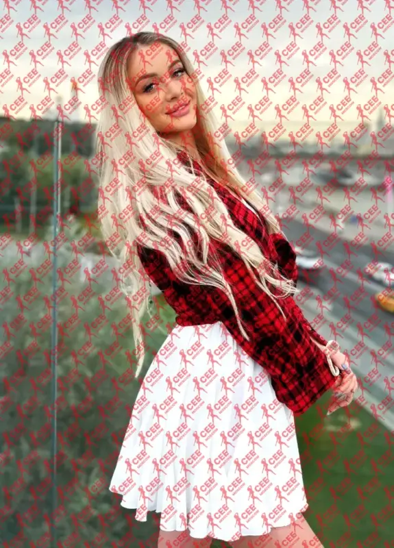 Имя: Александра, Возраст: 22, Грудь: 2