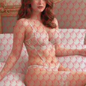 Имя: Элли, Возраст: 18, Грудь: 3