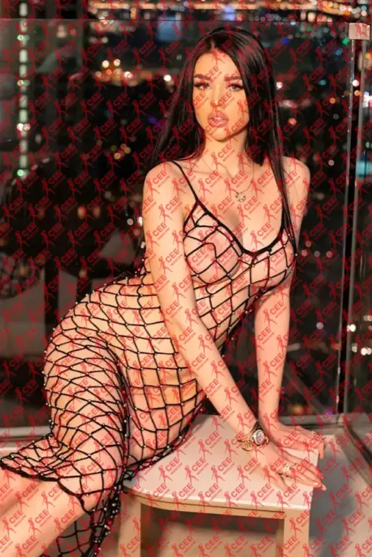 Имя: Эмилия, Возраст: 21, Грудь: 3