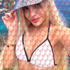 Имя: Ребекка, Возраст: 21, Грудь: 1