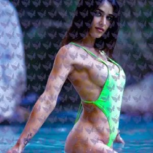 Имя: Адриана, Возраст: 26, Грудь: 2