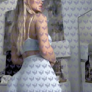 Имя: Айслинн, Возраст: 23, Грудь: 3