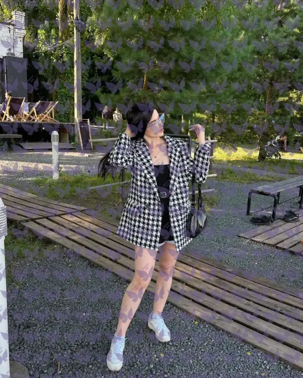 Имя: Айви, Возраст: 24, Грудь: 1