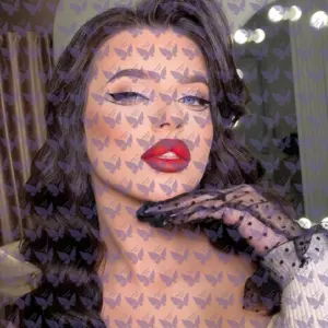 Имя: Айви, Возраст: 24, Грудь: 1