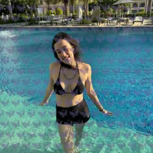 Имя: Алекс, Возраст: 20, Грудь: 2