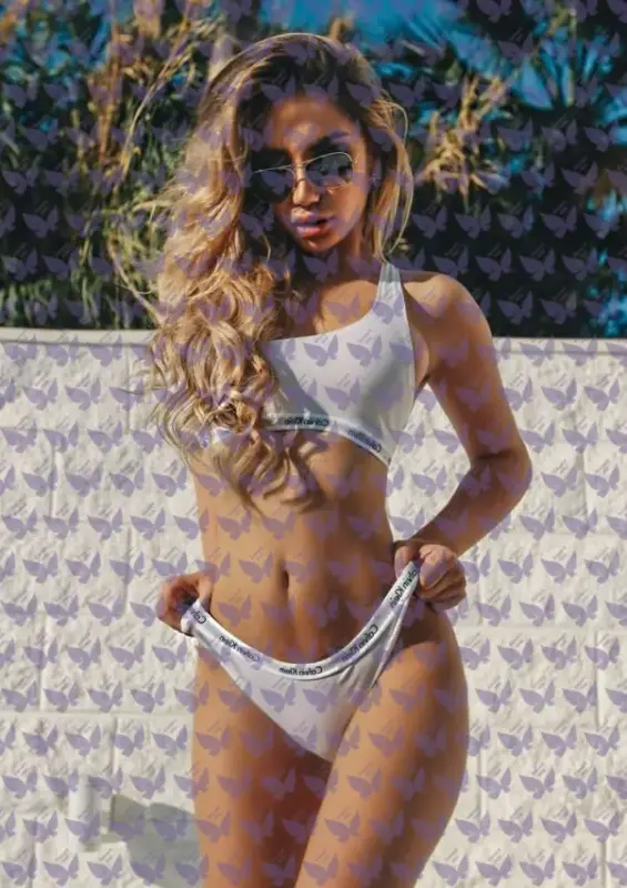 Имя: Алексия, Возраст: 24, Грудь: 4