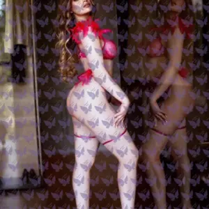 Имя: Алесия, Возраст: 23, Грудь: 3