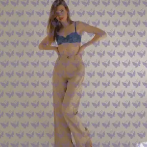 Имя: Алиса, Возраст: 20, Грудь: 1