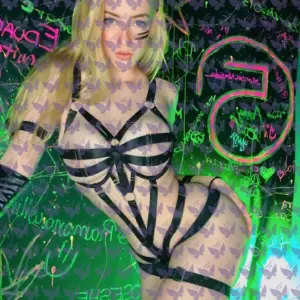 Имя: Алиса, Возраст: 27, Грудь: 3