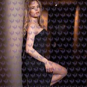 Имя: Алисия, Возраст: 25, Грудь: 2