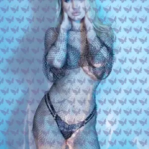 Имя: Амелия, Возраст: 22, Грудь: 4