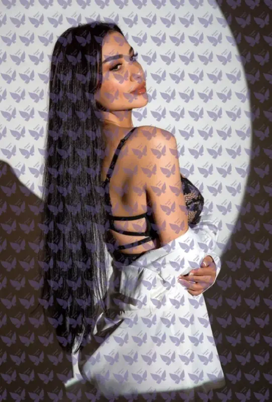 Имя: Амида, Возраст: 27, Грудь: 3