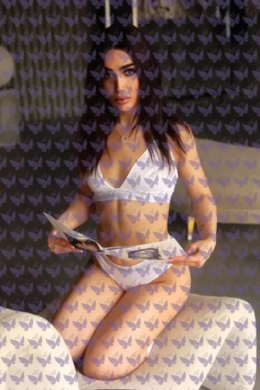 Имя: Амина, Возраст: 21, Грудь: 2