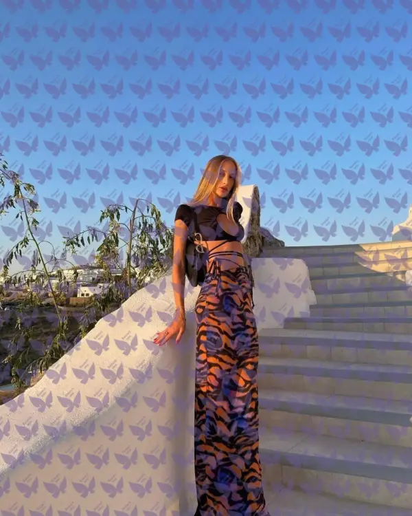 Имя: Апрель, Возраст: 26, Грудь: 1