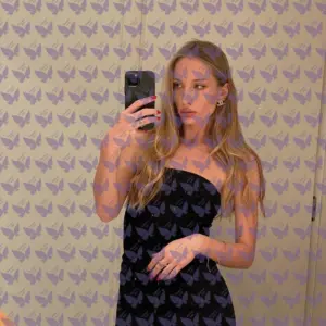 Имя: Апрель, Возраст: 26, Грудь: 1