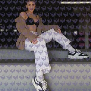 Имя: Арабелла, Возраст: 24, Грудь: 2