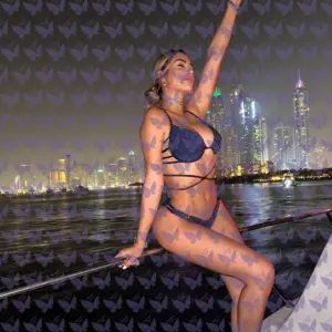 Имя: Ариана, Возраст: 24, Грудь: 4