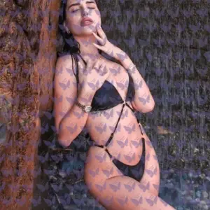 Имя: Арина, Возраст: 20, Грудь: 2