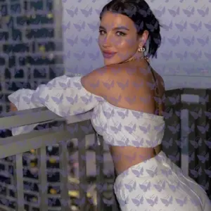 Имя: Арина, Возраст: 20, Грудь: 2