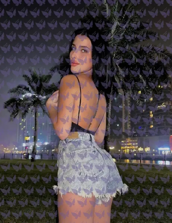 Имя: Арина, Возраст: 20, Грудь: 2