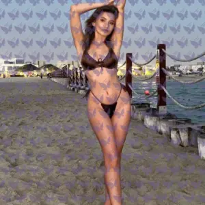 Имя: Авелина, Возраст: 23, Грудь: 2