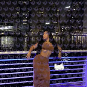 Имя: Ayarla, Возраст: 24, Грудь: 3