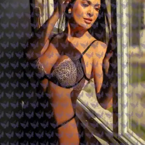 Имя: Беатрис, Возраст: 25, Грудь: 3