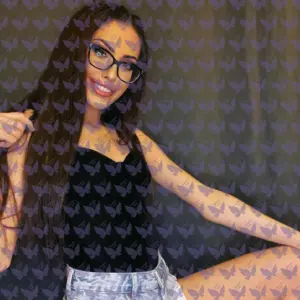 Имя: Чарли, Возраст: 22, Грудь: 1