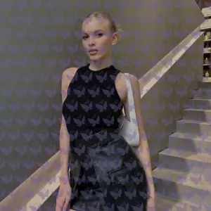 Имя: Цинния, Возраст: 26, Грудь: 2