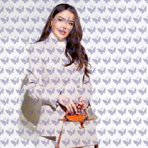 Имя: Дафна, Возраст: 27, Грудь: 2