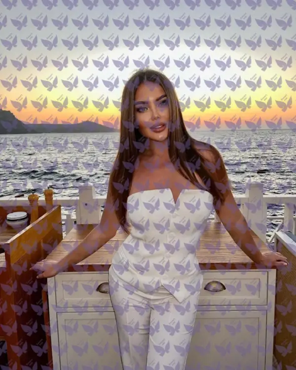 Имя: Дафна, Возраст: 27, Грудь: 2