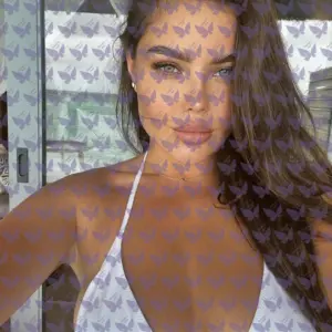 Имя: Дафна, Возраст: 27, Грудь: 2