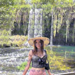 Имя: Дарси, Возраст: 20, Грудь: 2