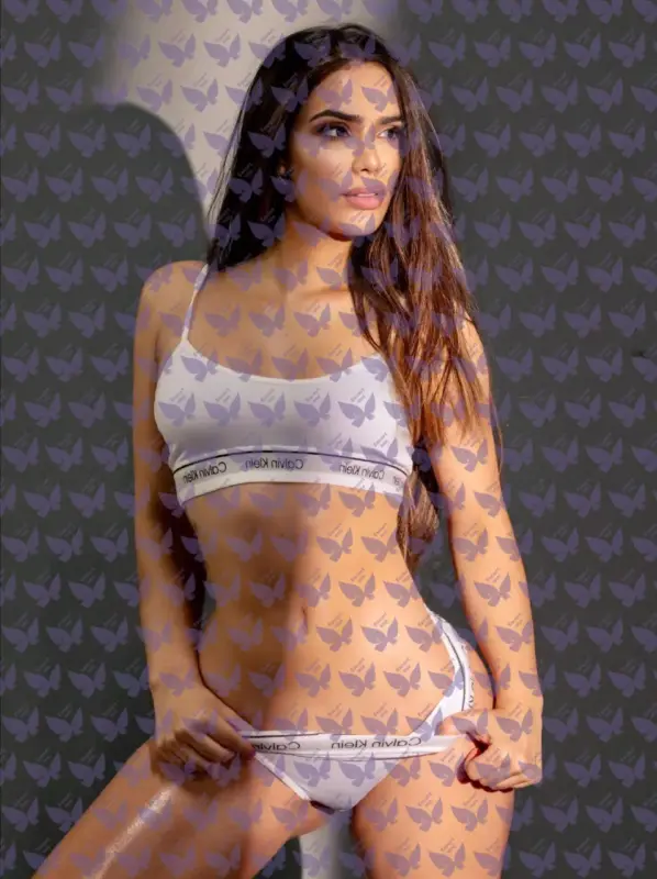 Имя: Делия, Возраст: 27, Грудь: 2