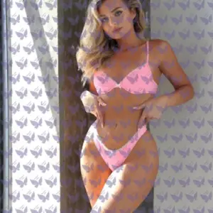 Имя: Доменика, Возраст: 23, Грудь: 1