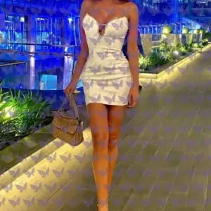 Имя: Дженни, Возраст: 24, Грудь: 3