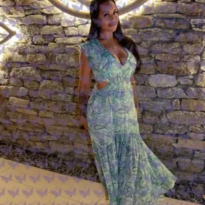 Имя: Джой, Возраст: 26, Грудь: 4