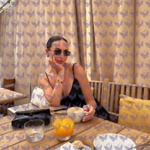 Имя: Джульетта, Возраст: 24, Грудь: 4