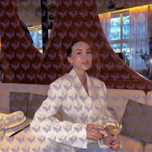 Имя: Джульетта, Возраст: 24, Грудь: 4