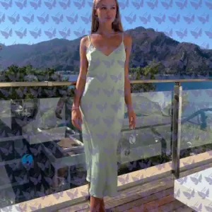 Имя: Джульетта, Возраст: 25, Грудь: 1