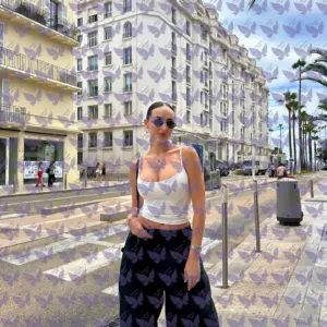 Имя: Джульетта, Возраст: 24, Грудь: 4