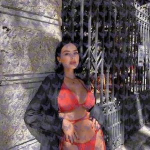 Имя: Джульетта, Возраст: 24, Грудь: 4