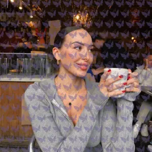 Имя: Джульетта, Возраст: 24, Грудь: 4