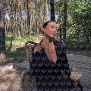 Имя: Джульетта, Возраст: 24, Грудь: 4