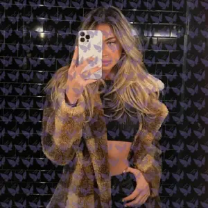 Имя: Джульетта, Возраст: 24, Грудь: 2