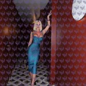 Имя: Элеонора, Возраст: 25, Грудь: 3