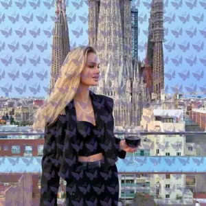 Имя: Элия, Возраст: 24, Грудь: 2