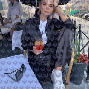 Имя: Элия, Возраст: 24, Грудь: 2