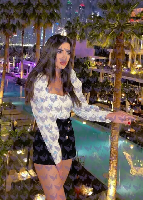 Имя: Элина, Возраст: 24, Грудь: 3