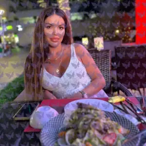 Имя: Элина, Возраст: 30, Грудь: 4